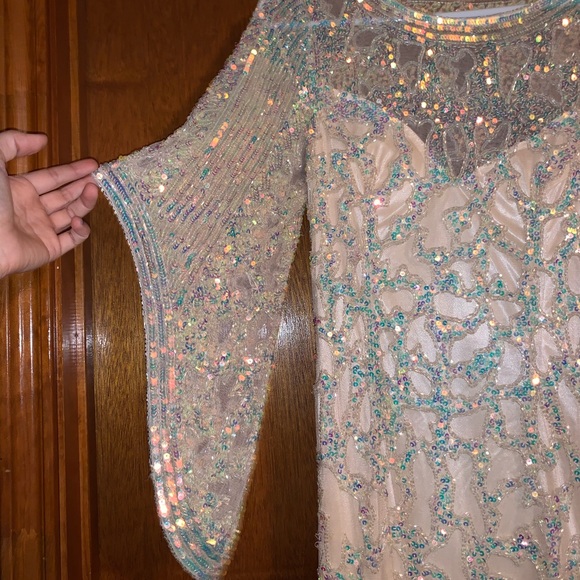 Dress - Picture 4 of 8